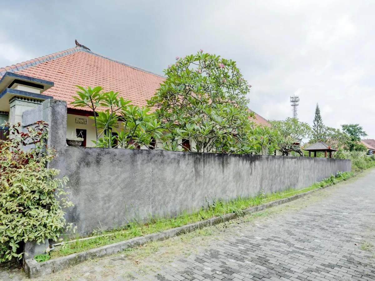 Oyo 90711 Blembong Homestay Джимбаран Отель