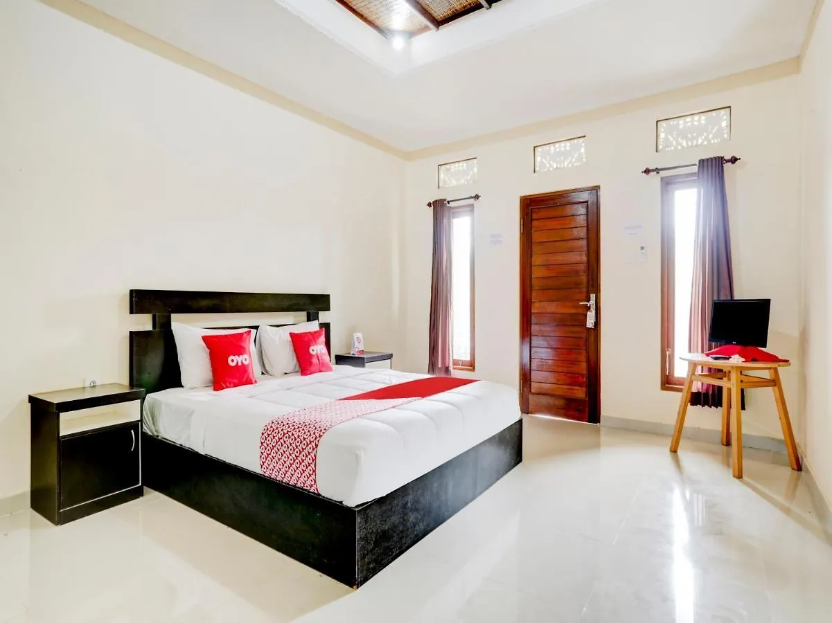 Oyo 90711 Blembong Homestay Джимбаран