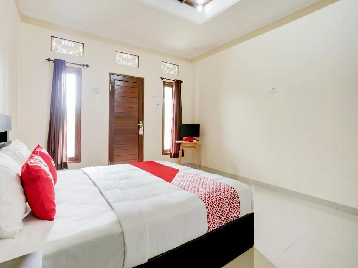 Отель Oyo 90711 Blembong Homestay Джимбаран
