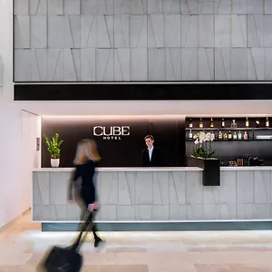 Cube 4*, Прага Чехия
